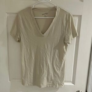 Universal Thread Women's Short Sleeve V-Neck Tee in Oatmeal